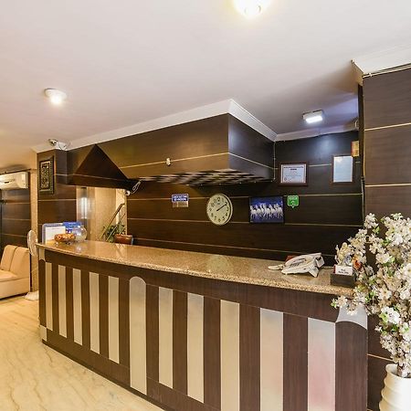 Hotel Amrit Villa Делхи Екстериор снимка