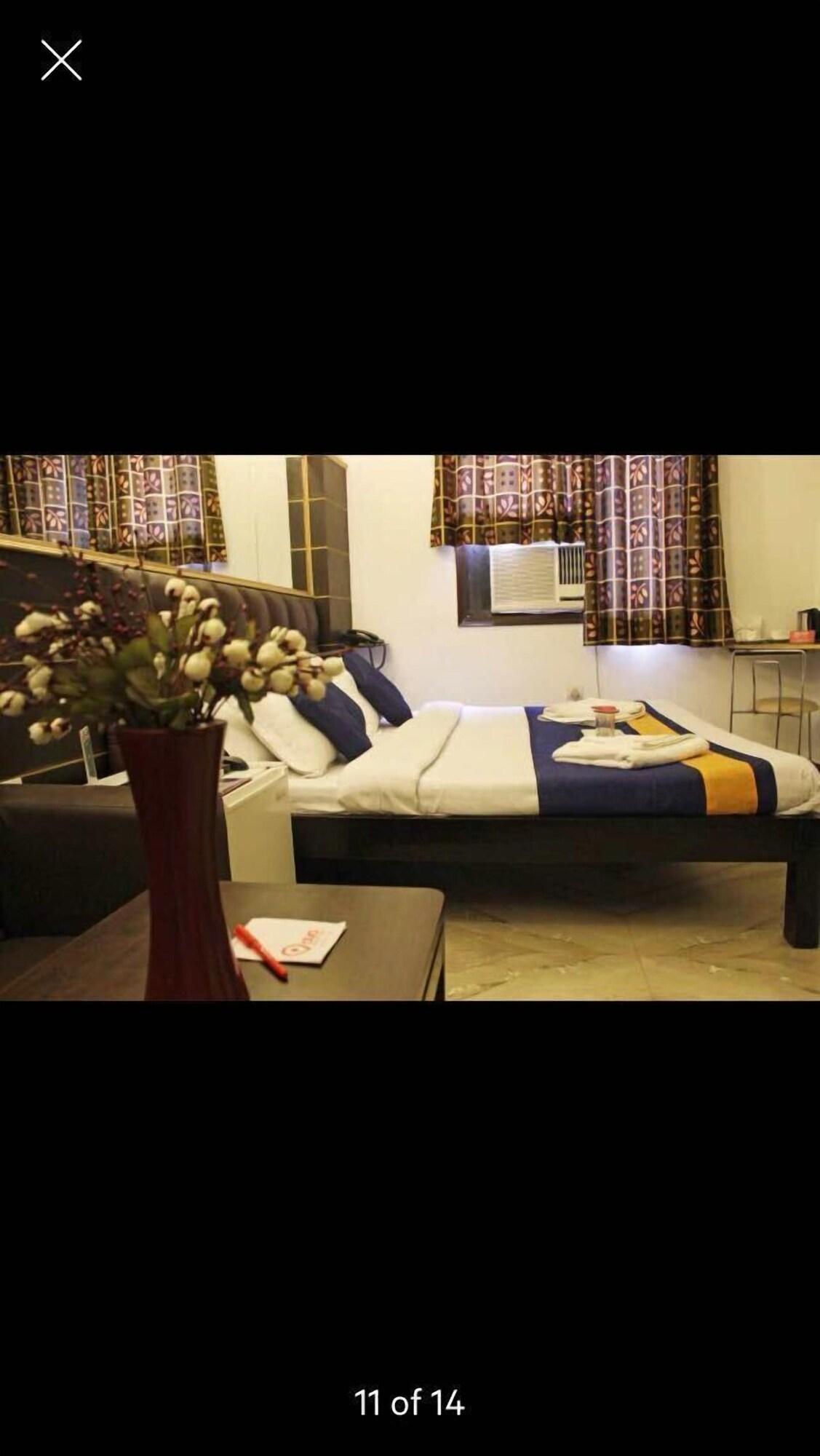 Hotel Amrit Villa Делхи Екстериор снимка