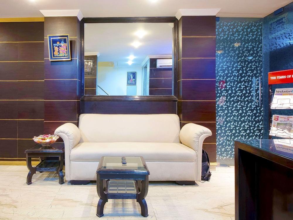 Hotel Amrit Villa Делхи Екстериор снимка