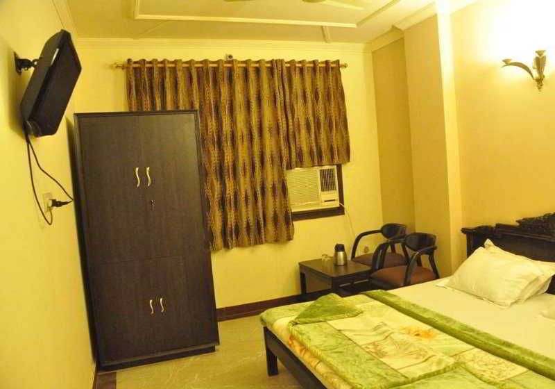 Hotel Amrit Villa Делхи Екстериор снимка