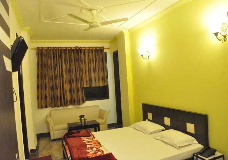 Hotel Amrit Villa Делхи Екстериор снимка