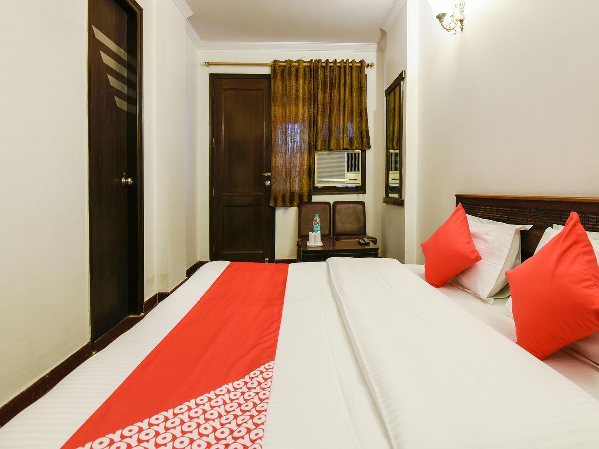 Hotel Amrit Villa Делхи Екстериор снимка